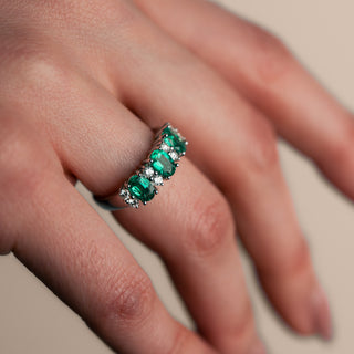 Anello Trilogy Smeraldi e Diamanti Mirco Visconti